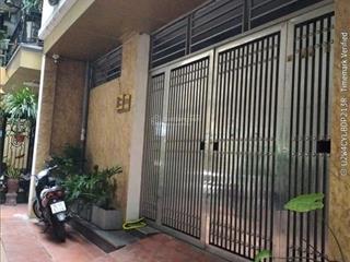 Bán nhà dòng tiền 200tr mỗi tháng đối diện đh thương mại mt 7m sâu 18m oto đỗ cửa  0977 146 ***