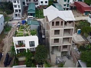 Cần bán căn 75m2 có thang máy sẵn sổ.  0977 146 ***