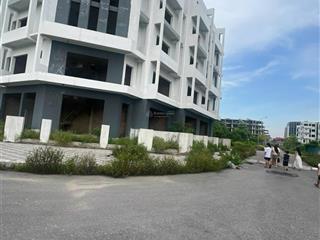 Suất ngoại giao tập đoàn căn góc trục chính view công viên hồ tq5 gia lâm