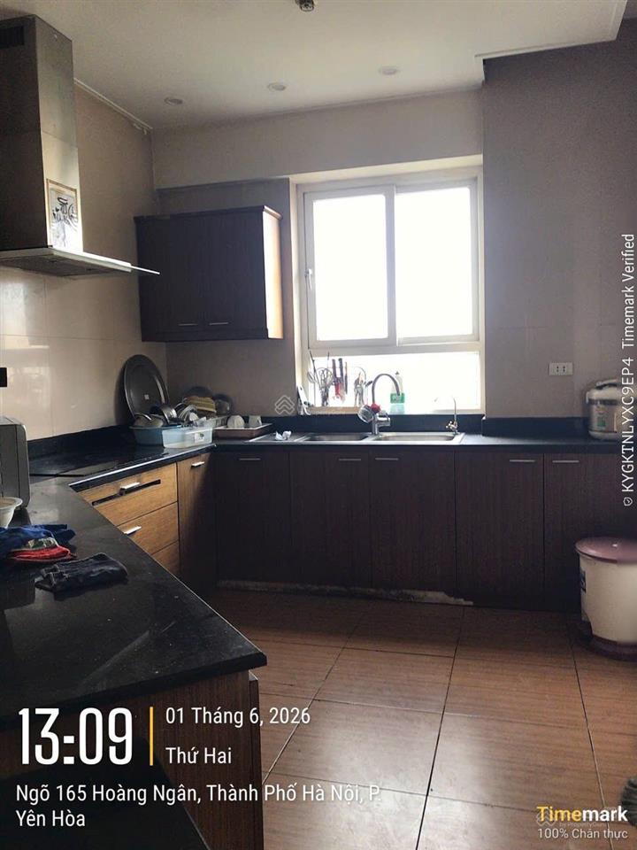 Cho thuê căn hộ 34t khu trung hòa nhân chính 3 phòng ngủ đủ đồ 146m chỉ 18 triệu/th  0912 883 ***