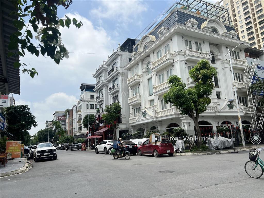 Bán toà văn phòng kđt văn khê, hà đông dt 139m2 6 tầng phân lô cho thuê 60 triệu/tháng giá 39 tỷ