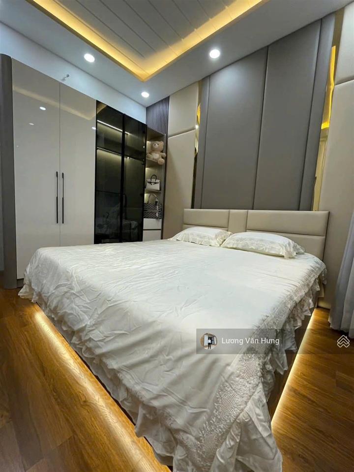 Chủ hạ chào 2 tỷ bán nhà phân lô ngô thì nhậm,gần chợ bông đỏ, dt 45m 5 tầng ôtô đỗ cửa nhỉnh 12 tỷ