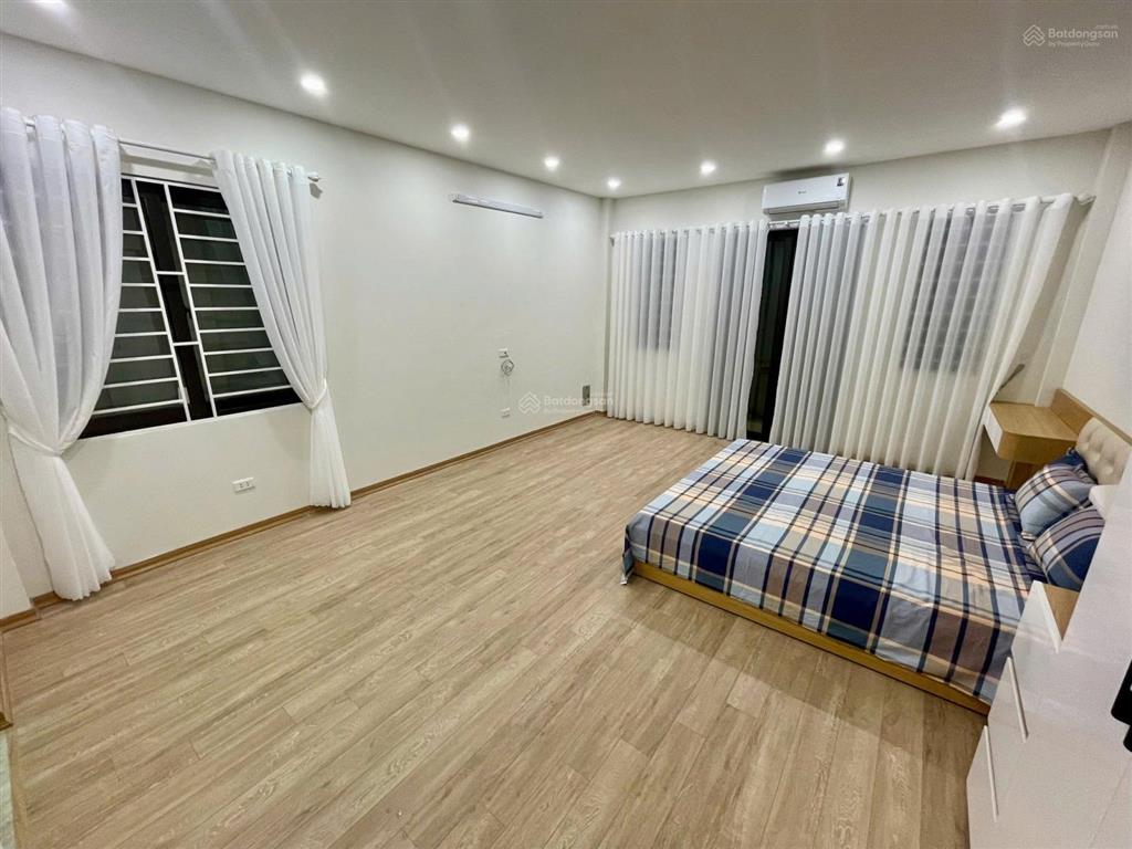 Nhỉnh 16 tỷ lk văn phú hà đông, 91m2 5 tầng hoàn thiện, không lỗi, phân lô vỉa hè, 3 ô tô tránh