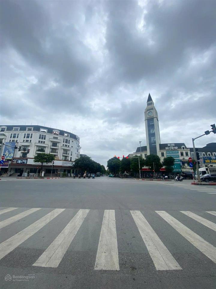 Nhỉnh 16 tỷ lk văn phú hà đông, 91m2 5 tầng hoàn thiện, không lỗi, phân lô vỉa hè, 3 ô tô tránh