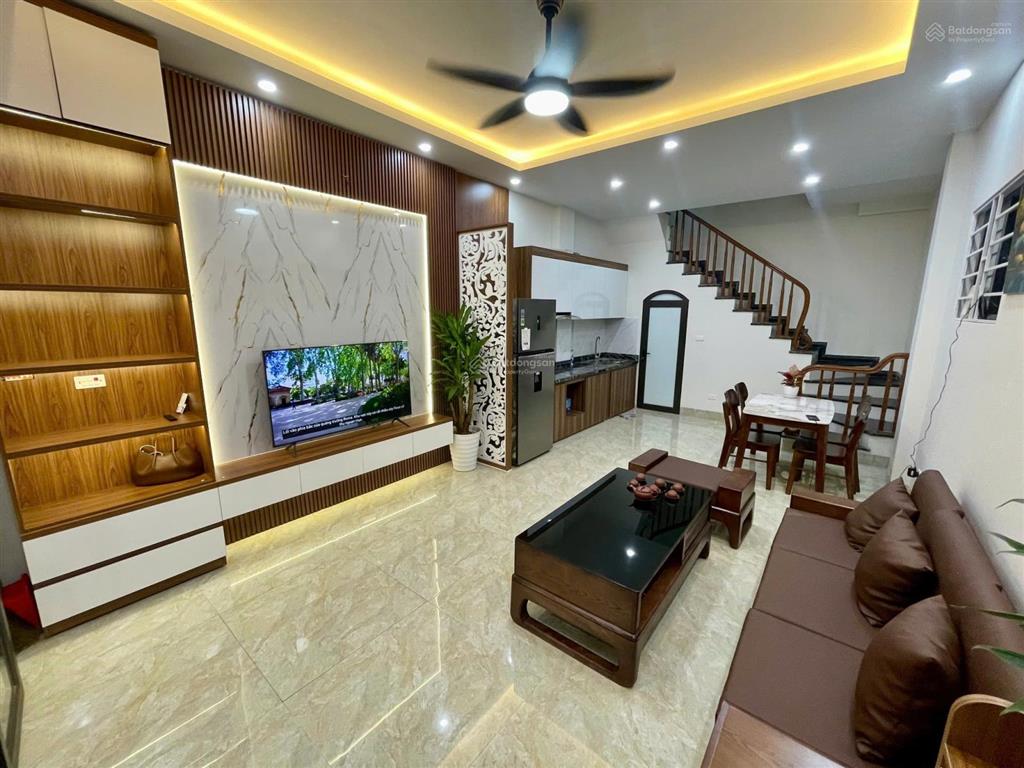 Nhỉnh 16 tỷ lk văn phú hà đông, 91m2 5 tầng hoàn thiện, không lỗi, phân lô vỉa hè, 3 ô tô tránh