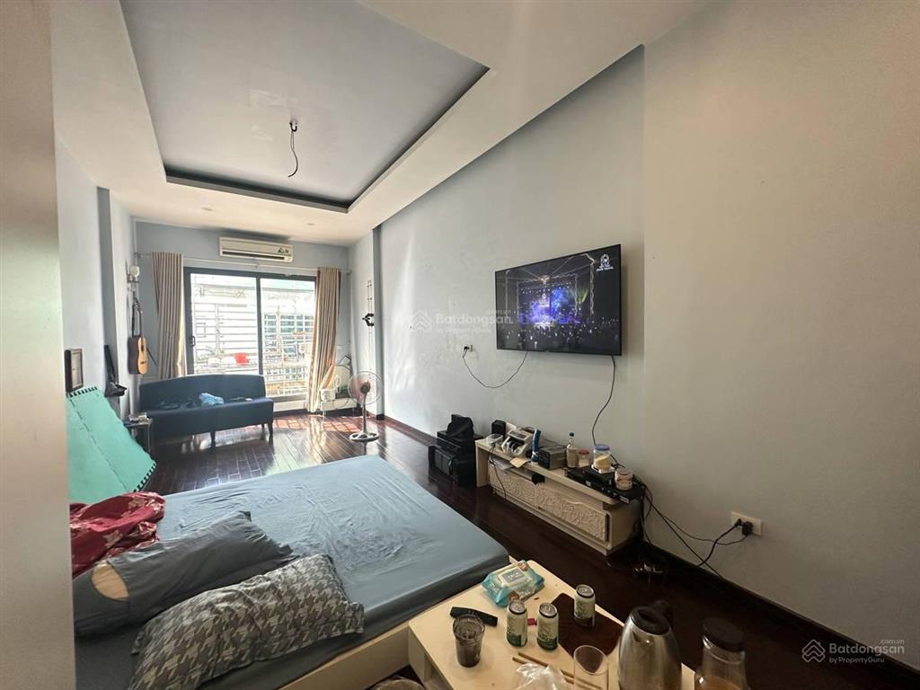 Lạc long quân, tây hồ. 80 m2, rộng 4,8m, 17,5 tỷ. 7 chỗ đỗ cửa, view hồ tây.