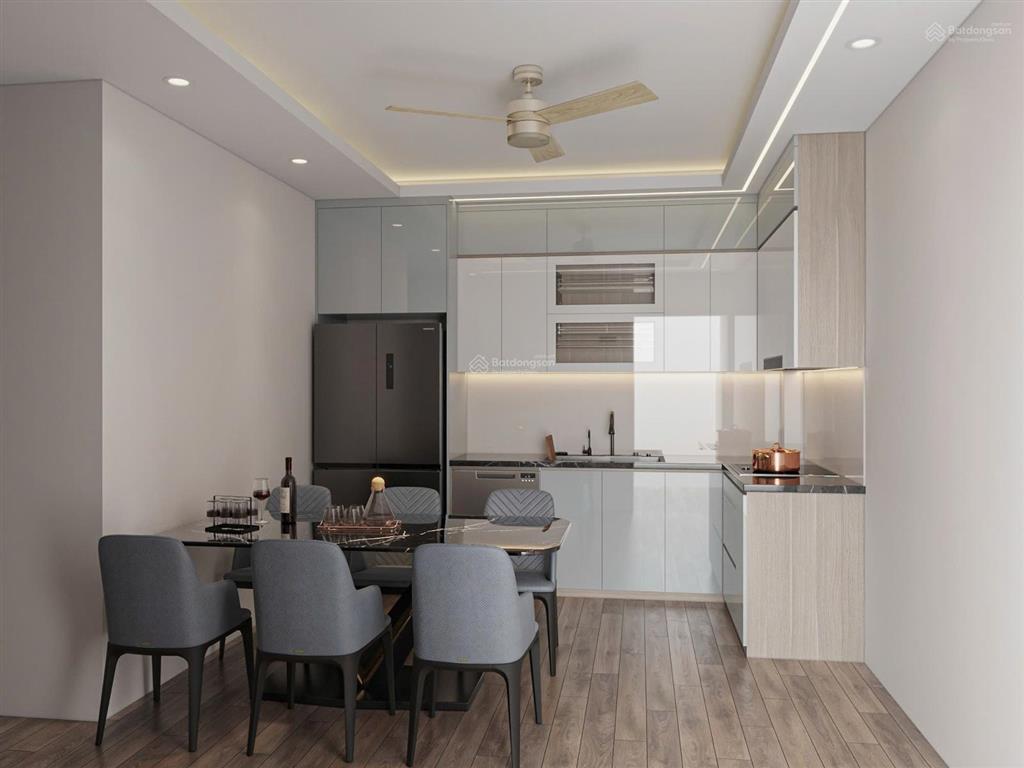 Trung tâm lạc long quân, tây hồ. dt 59 m2, 6 tầng thang máy. 15 tỷ. đi dạo hồ tây