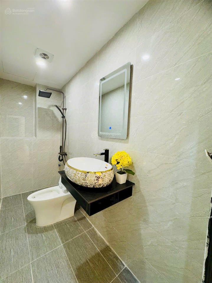 Nhà 5t mới đẹp hoàng liên, thượng cát, bắc từ liêm 31m2, rộng 4,5m giá nhỉnh 5 tỷ. cầu thượng cát