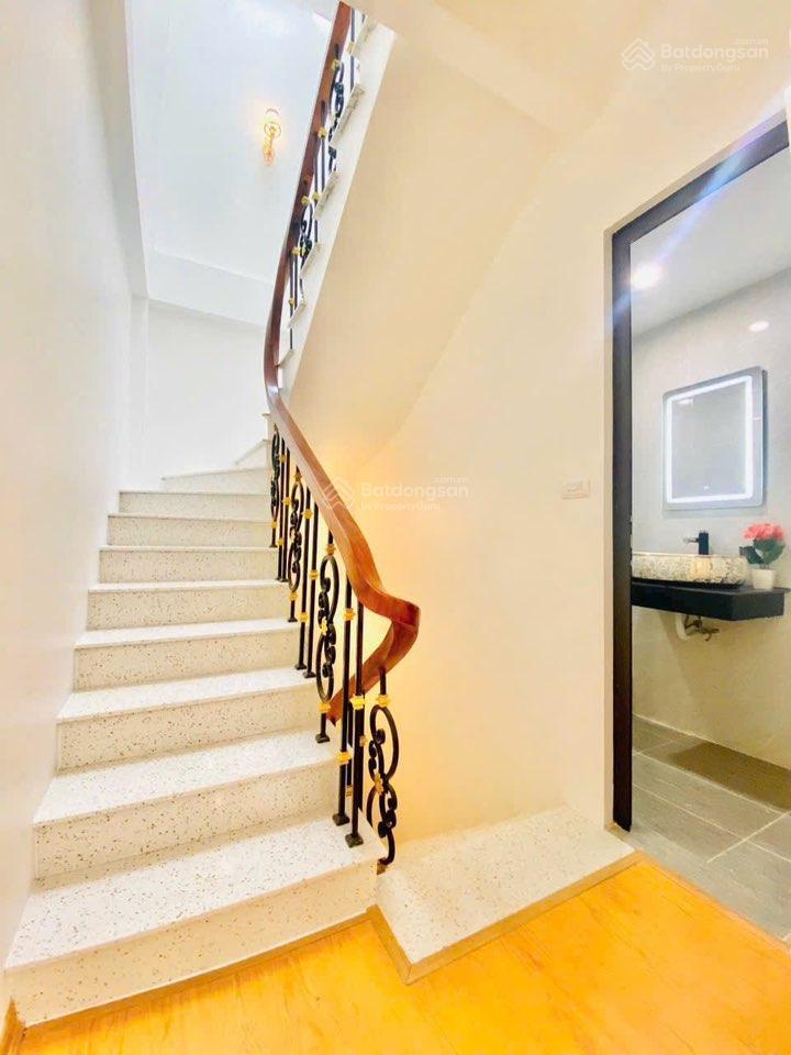 Nhà 5t mới đẹp hoàng liên, thượng cát, bắc từ liêm 31m2, rộng 4,5m giá nhỉnh 5 tỷ. cầu thượng cát
