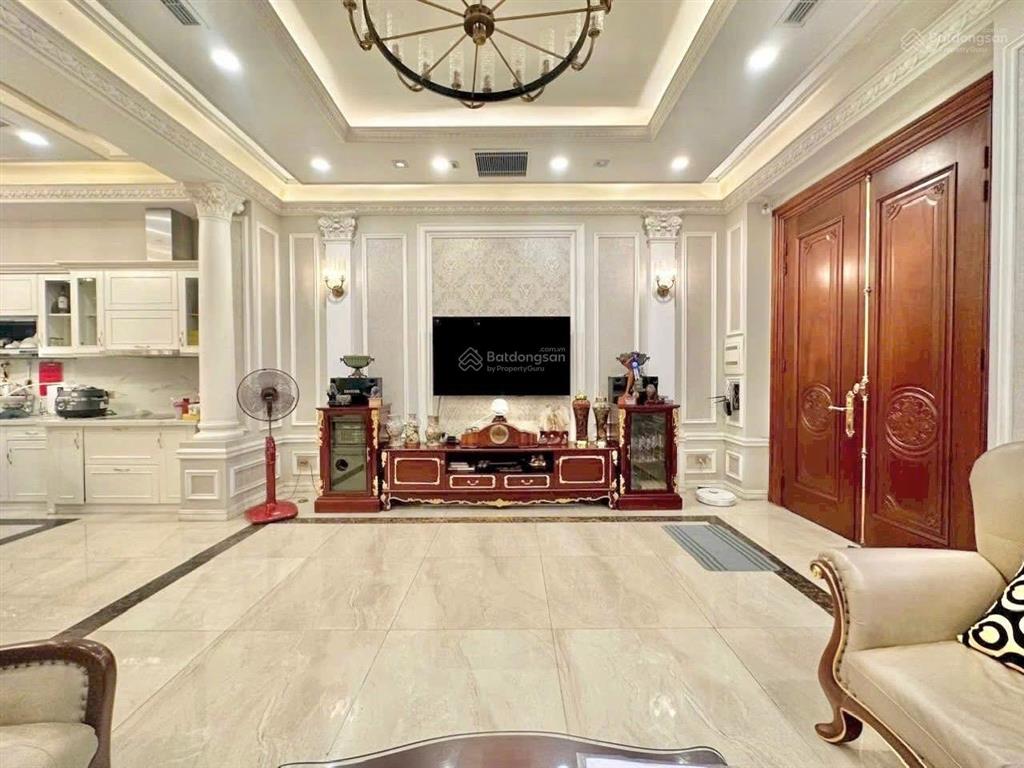 Cho thuê biệt thự liền kề nhà mới không gian được hoàn thiện chỉn chu,nội thất tinh tế có tang máy