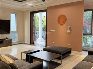 Cho thuê biệt thự song lập hoa sữa diện tích 260m, hoàn thiện đẹp, có thang máy full đồ