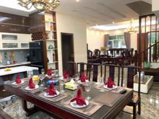 Cho thuê biệt thự song lập vinhomes riverside nhà mới đẹp, thiết kế hiện đại, full đồ xịn