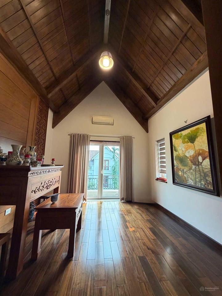 Cho thuê biệt thự song lập diện tích 200m thiết kế 03 phòng ngủ có tầng hầm rộng rãi