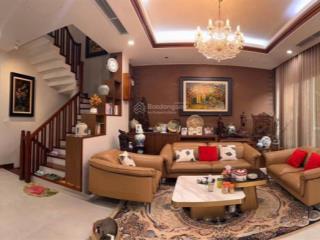 Cho thuê biệt thự song lập diện tích 200m thiết kế 03 phòng ngủ có tầng hầm rộng rãi