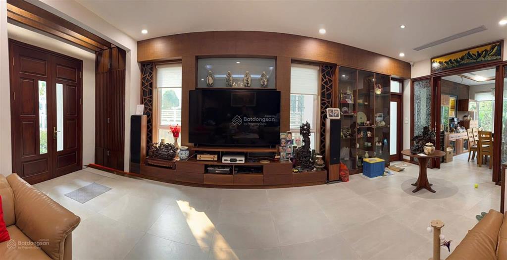Cho thuê biệt thự song lập diện tích 200m thiết kế 03 phòng ngủ có tầng hầm rộng rãi