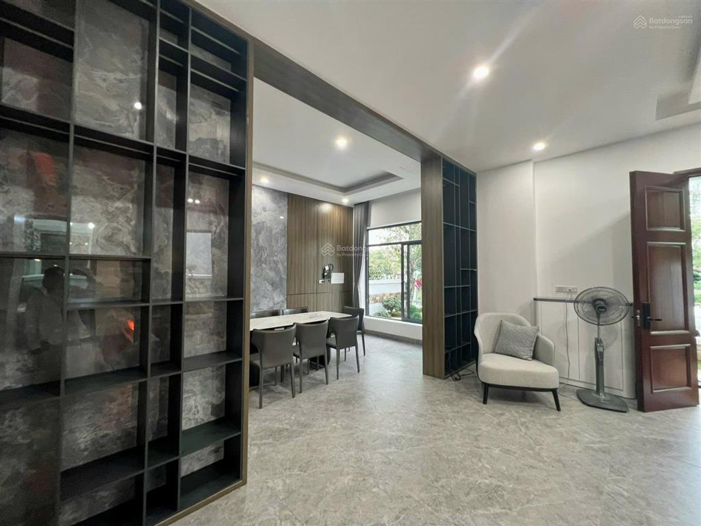 Cho thuê bt tại vinhomes riverside, 45 triệu, 225 m2, 4pn, 4wc