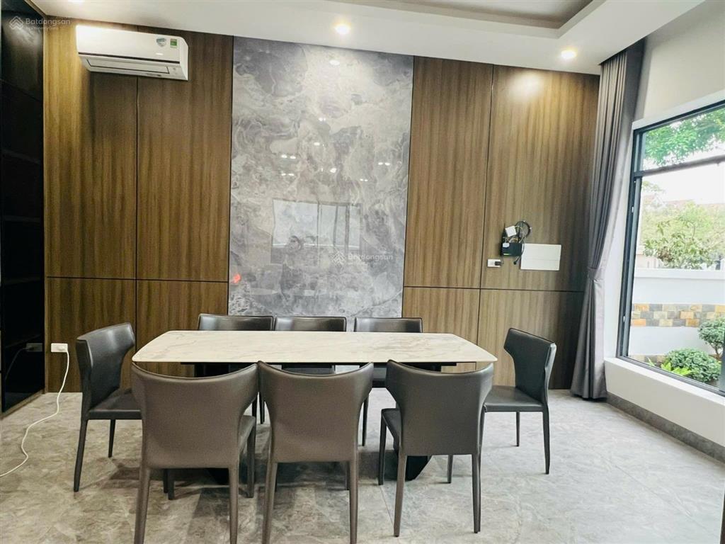 Cho thuê bt tại vinhomes riverside, 45 triệu, 225 m2, 4pn, 4wc