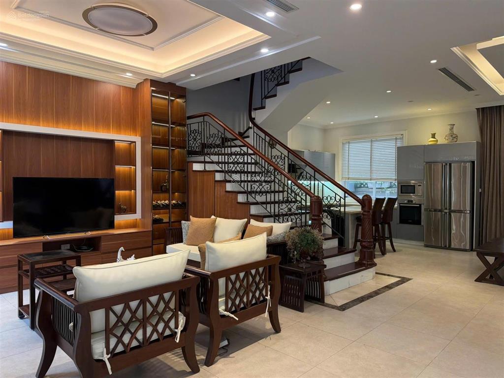 Cho thuê bt vinhomes riverside, , 150m2, nhà mới sạch đẹp, vào ở ngay