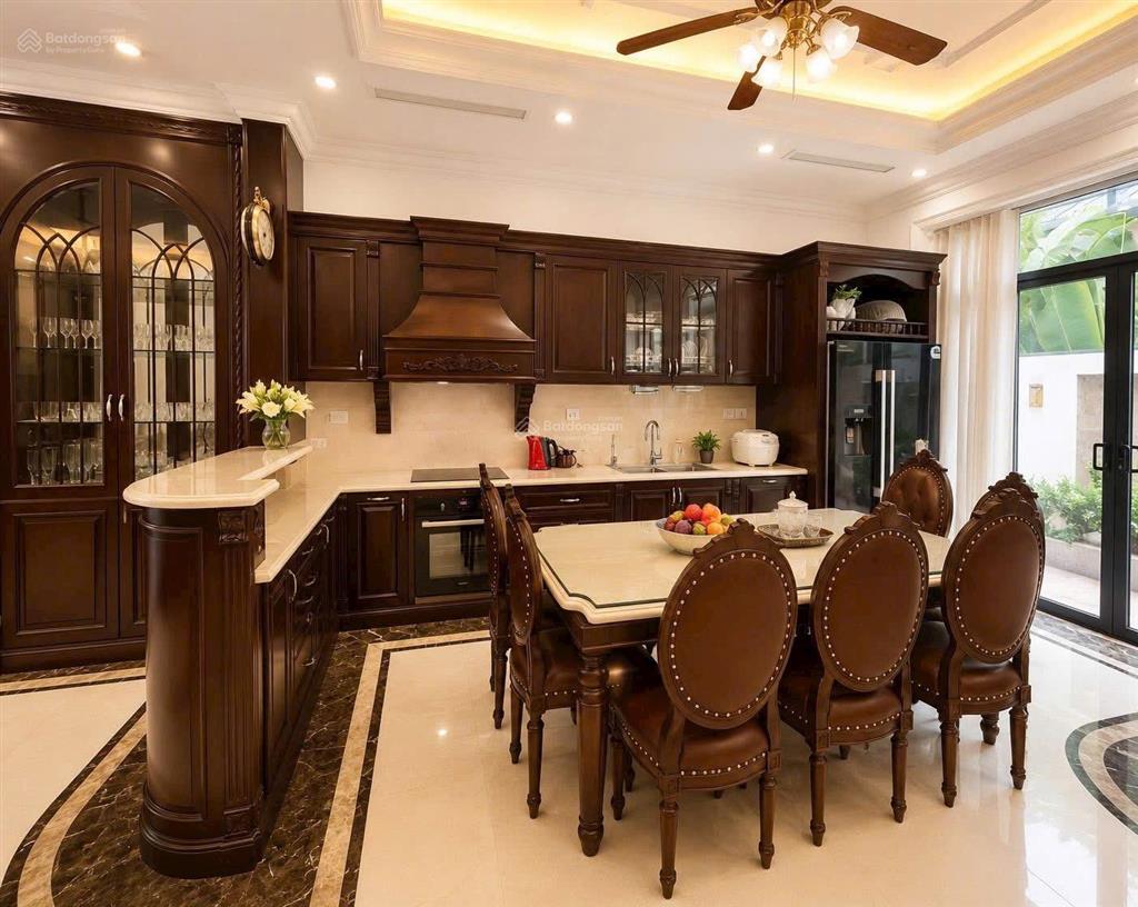 Cho thuê biệt thự khu hồ vinhomes the harmony
 gần vườn hoa, gần hồ
 full đồ có thang máy