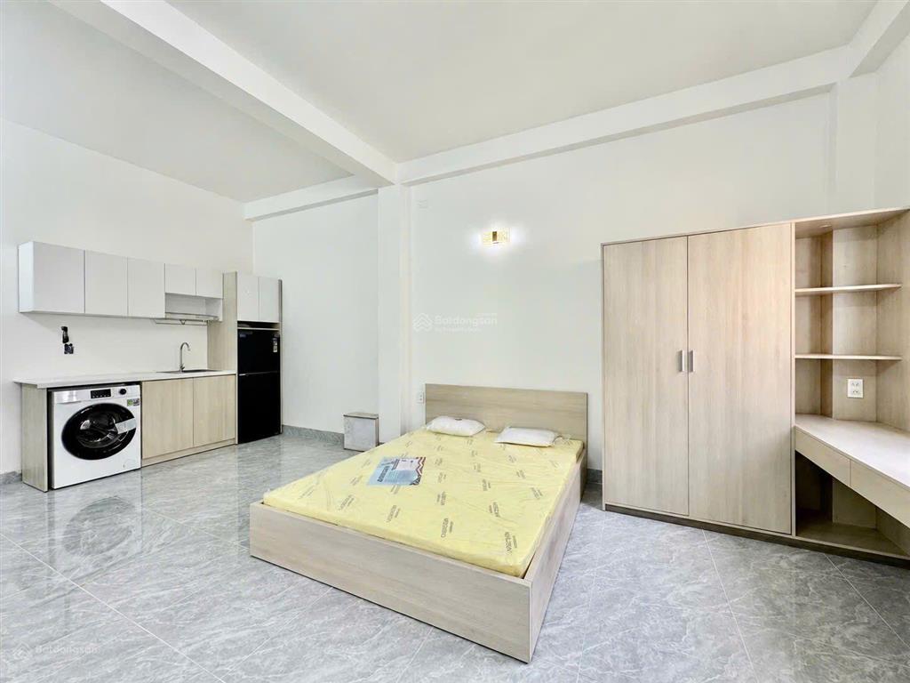 Cho thuê dự án mới 40m² ban công full nội thất, giặt riêng ở phan xích long gần bờ kè trường sa q1