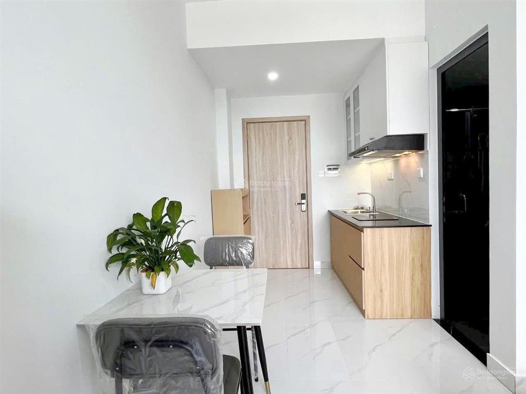 Cho thuê dự án mới 40m² ban công full nội thất, giặt riêng ở phan xích long gần bờ kè trường sa q1