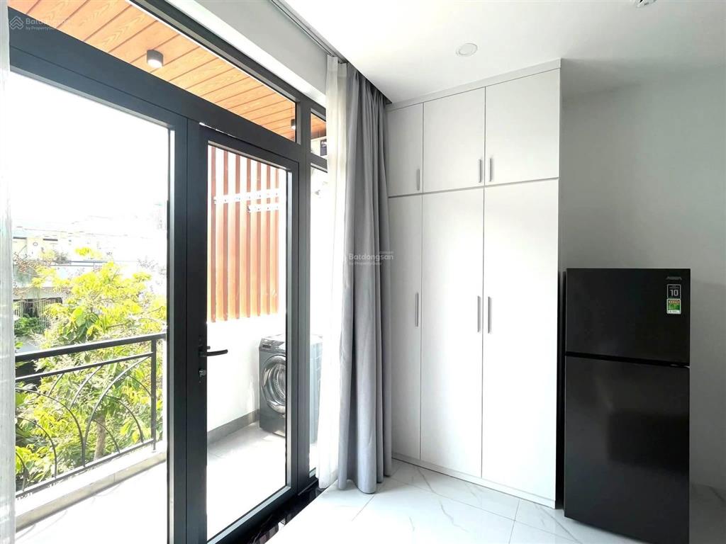 Cho thuê dự án mới 40m² ban công full nội thất, giặt riêng ở phan xích long gần bờ kè trường sa q1