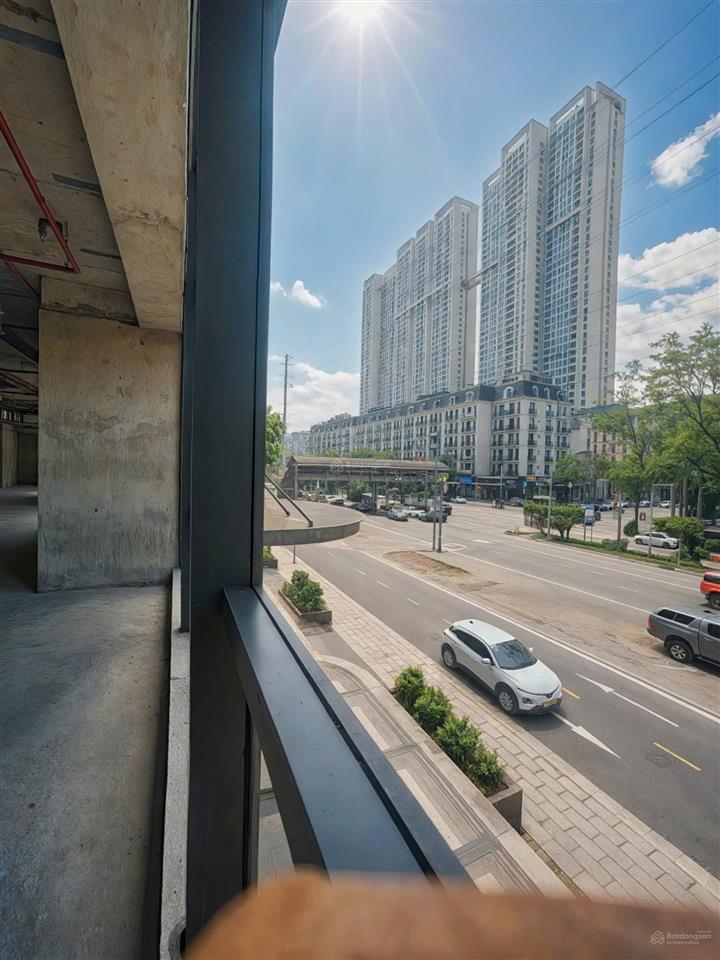 Cho thuê mặt bằng kd the charm an hưng, 300nghìn/m2, 150m2, lô góc ngã 4 tố hữu dân cư đông đúc