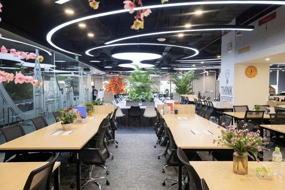 Bán sàn văn phòng sẵn sổ đỏ lâu dài tại ngoại giao đoàn, giá thỏa thuận, 237m2, hàng hiếm chính chủ