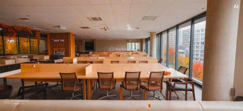 Cho thuê văn phòng tại mặt đường lê văn lương, 230m2, q. thanh xuân, hn, hot