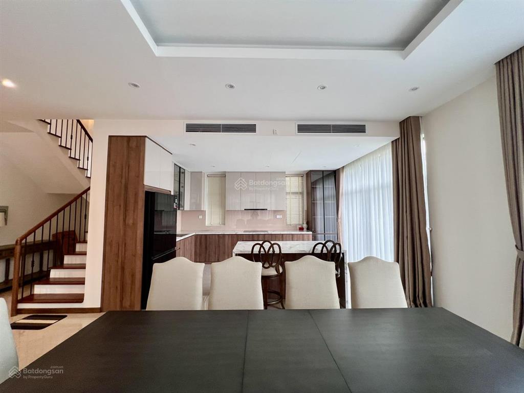 Chính chủ cho thuê biệt thự đơn lập cao cấp 2 mặt tiền khu vip gần bờ sông