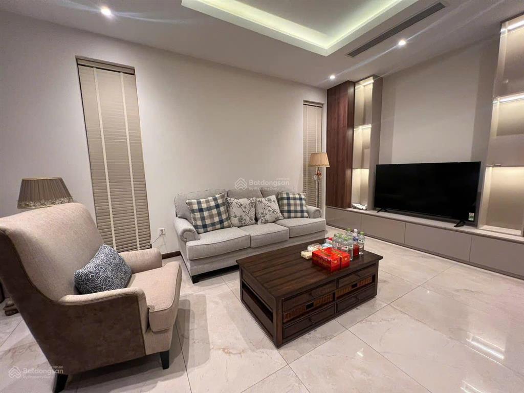 Chính chủ cho thuê biệt thự đơn lập cao cấp 2 mặt tiền khu vip gần bờ sông