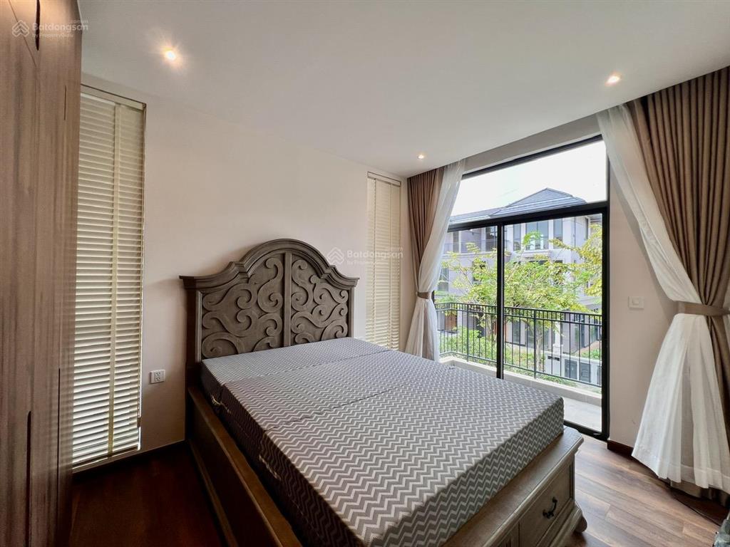 Chính chủ cho thuê biệt thự đơn lập cao cấp 2 mặt tiền khu vip gần bờ sông