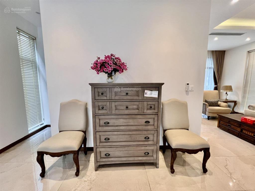 Chính chủ cho thuê biệt thự đơn lập cao cấp 2 mặt tiền khu vip gần bờ sông