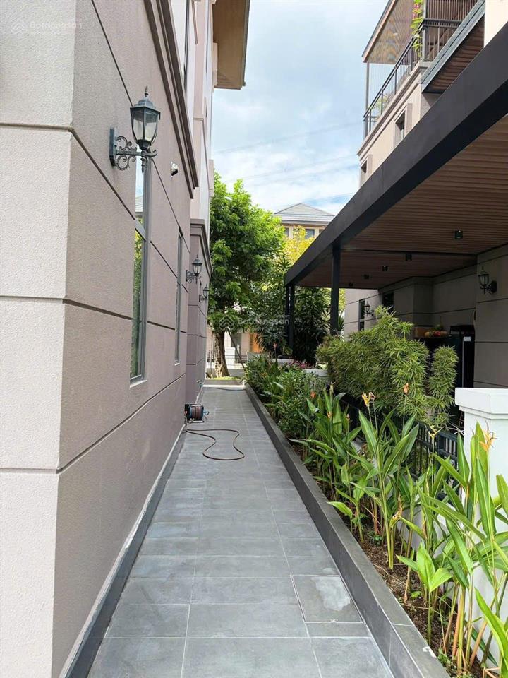 Chính chủ cho thuê biệt thự đơn lập cao cấp 2 mặt tiền khu vip gần bờ sông