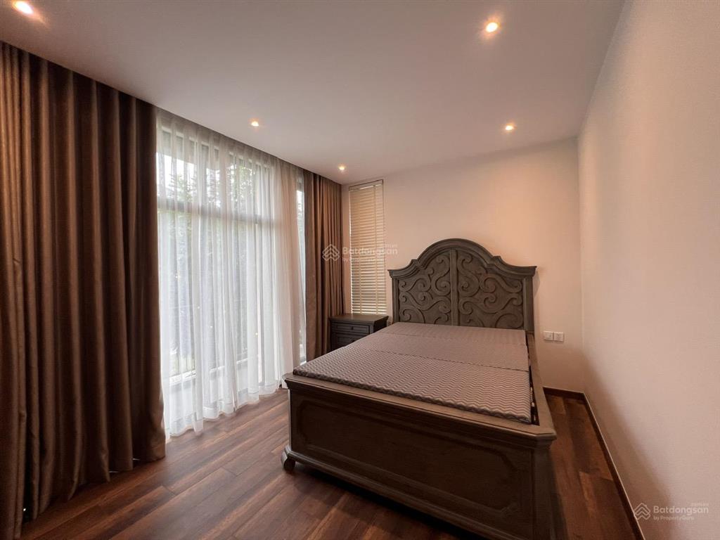 Chính chủ cho thuê biệt thự đơn lập cao cấp 2 mặt tiền khu vip gần bờ sông