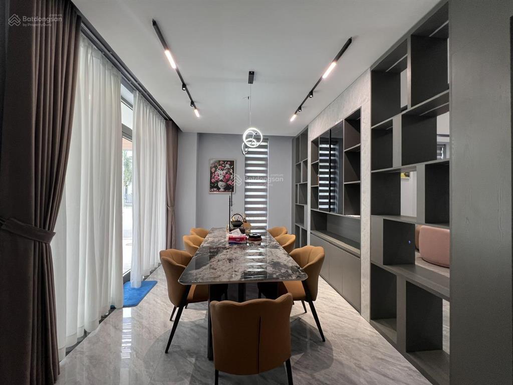 Cho thuê biệt thự nhà bè 6pn rộng rãi gần phú mỹ hưng