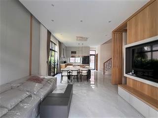 Cho thuê nhà phố căn góc zeitgeist gs metrocity full nội thất