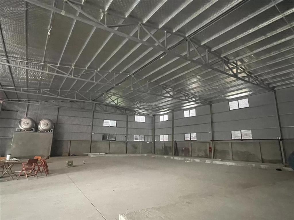 Cho thuê gấp kho 605m2 tại duyên hà, 37 triệu vnd