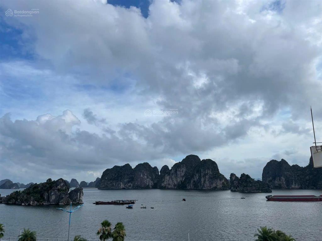 Cần tiền bán gấp ô đất bt mặt đường trần quốc nghiễn, hạ long.  0915 069 *** (hương)