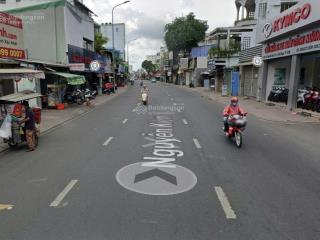 Cc bán gấp nhà 2 mt số 696 nguyễn kiệm, dt 5,2x15m,cn 69,7m2,đct 30 triệu giá 12 tỷ,  0919 818 ***