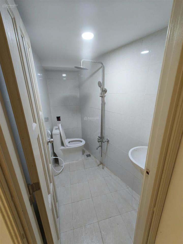 Chỉ 8,3 tỷ! chủ cần bán gấp nhà mt đs 9  1 trục ra lê văn thọ, p9 , dt 4x14m 4 tầng.  0919 818 ***