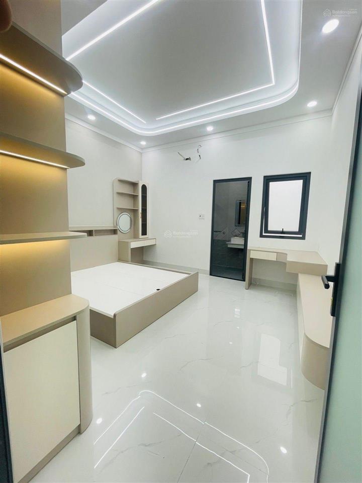 Cần bán gấp nhà trung tâm đông hòa 100m2, 3 tầng 4 phòng ngủ đường ô tô đỗ cửa chỉ 6,8 tỷ tl