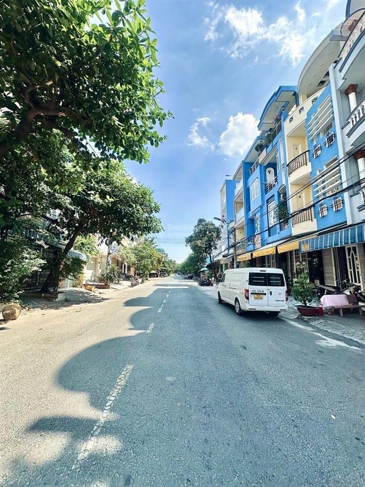 Bán đất thổ cư mặt tiền đường tên lửa 70m2, đường 20m, sát aeon bình tân, chỉ 8.999 tỷ