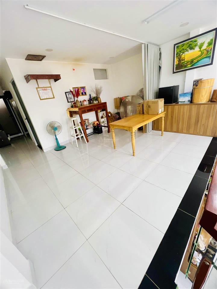 Bán nhà 100m2 sát bên bến xe quận 8, khu phân lô, đường 10m, ko lg, ko qh, 5,75 tỷ