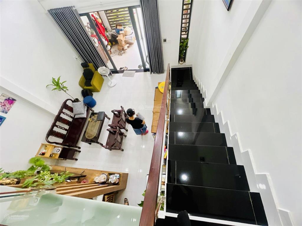 Bán nhà 100m2 sát bên bến xe quận 8, khu phân lô, đường 10m, ko lg, ko qh, 5,75 tỷ