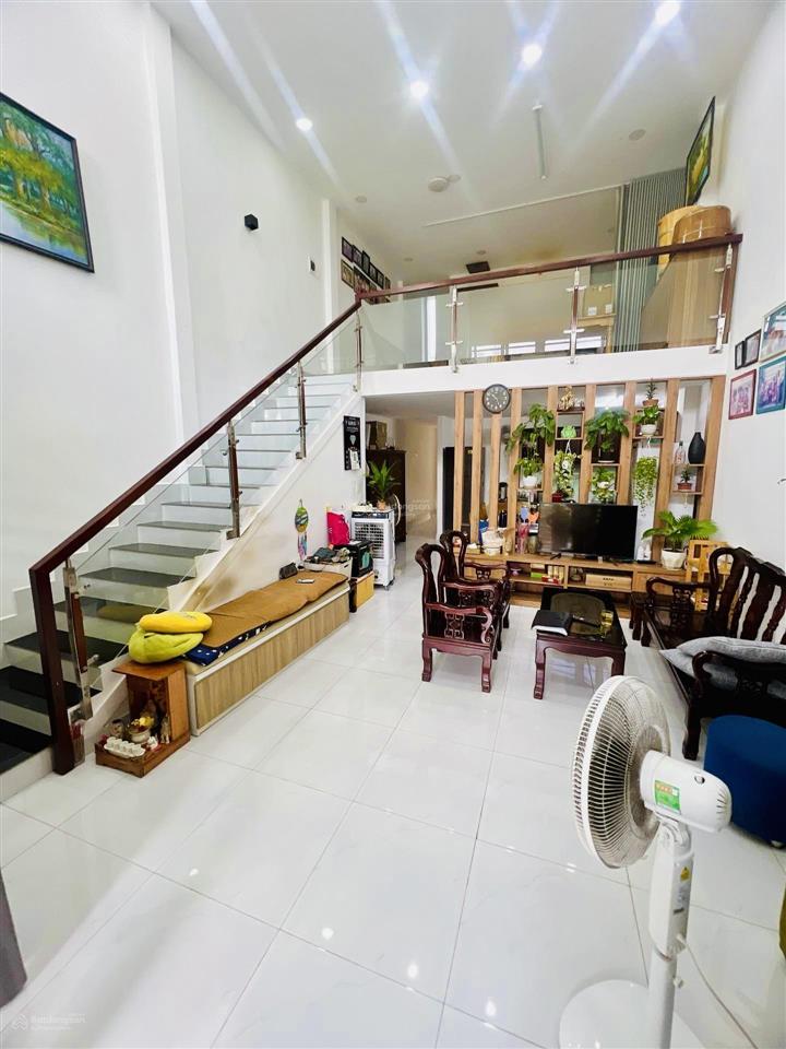 Bán nhà 100m2 sát bên bến xe quận 8, khu phân lô, đường 10m, ko lg, ko qh, 5,75 tỷ