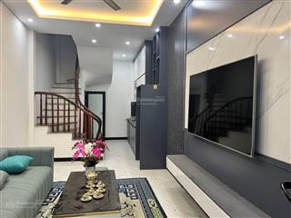 Đại thanh( cầu tó) nhà 5 tầng, 35m, 3 bước ra mặt phố, ngõ thằng tắp. giá nhỉnh 5 tỷ.