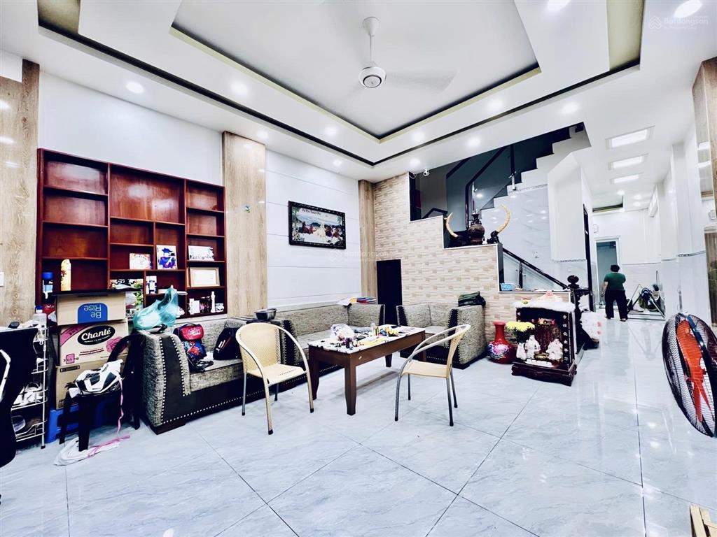 [bhh  bình tân] 90m2 3 tầng  5pn  hẻm 6m thông  chỉ 9 tỏi 7 tl