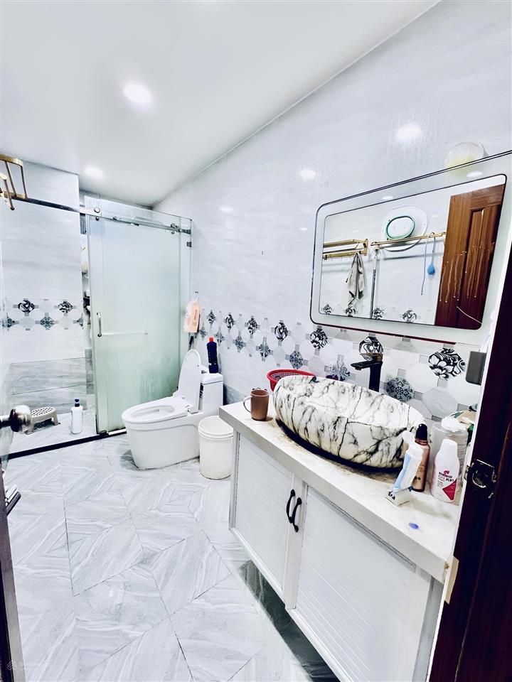 [bhh  bình tân] 90m2 3 tầng  5pn  hẻm 6m thông  chỉ 9 tỏi 7 tl