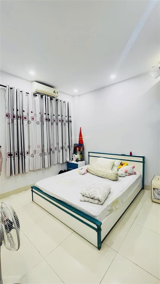 [đỗ nhuận  tân phú]  70m2 (4x17.5)  4pn, 4wc  mặt tiền 9m kinh doanh  chỉ 9 tỏi 5 tl